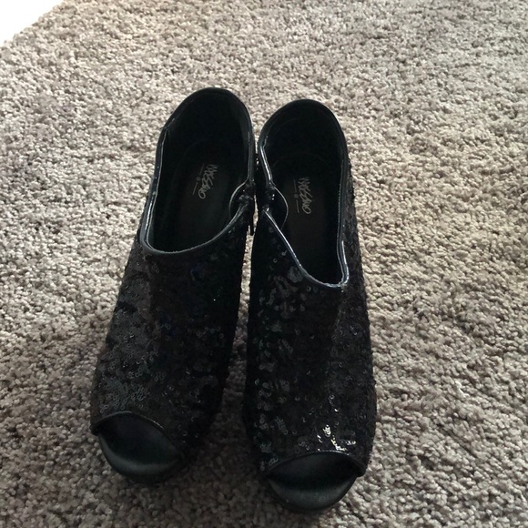 New Sequin Bootie - Picture 2 of 4